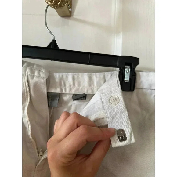 Dockers Recode Women’s size 12 beige shorts - Picture 3 of 6